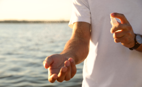 Utilizza un repellente per insetti